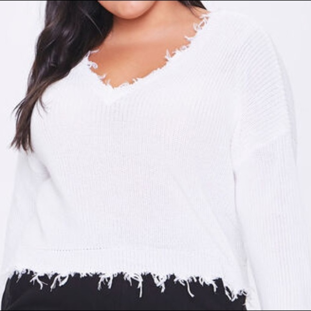 2 FOR $15 SALE 🔥 F21 Distressed White Sweater
